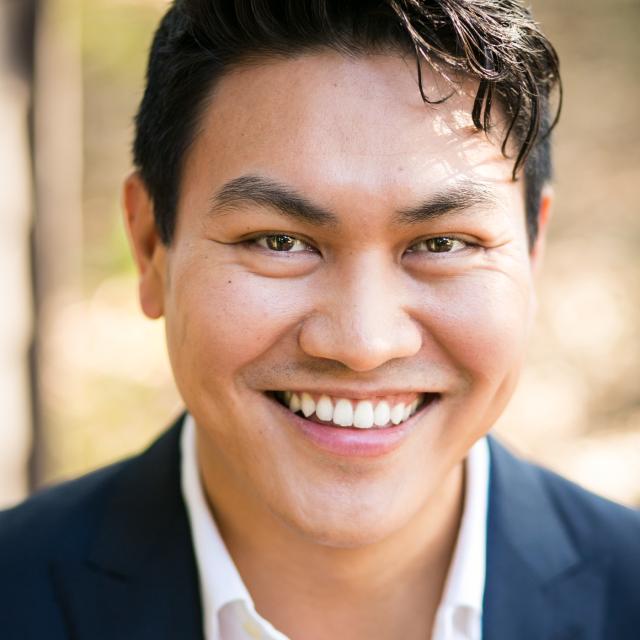 Headshot of Doy Charnsupharindr