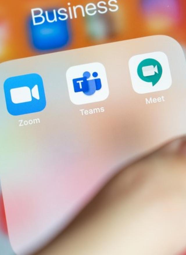Zoom app header