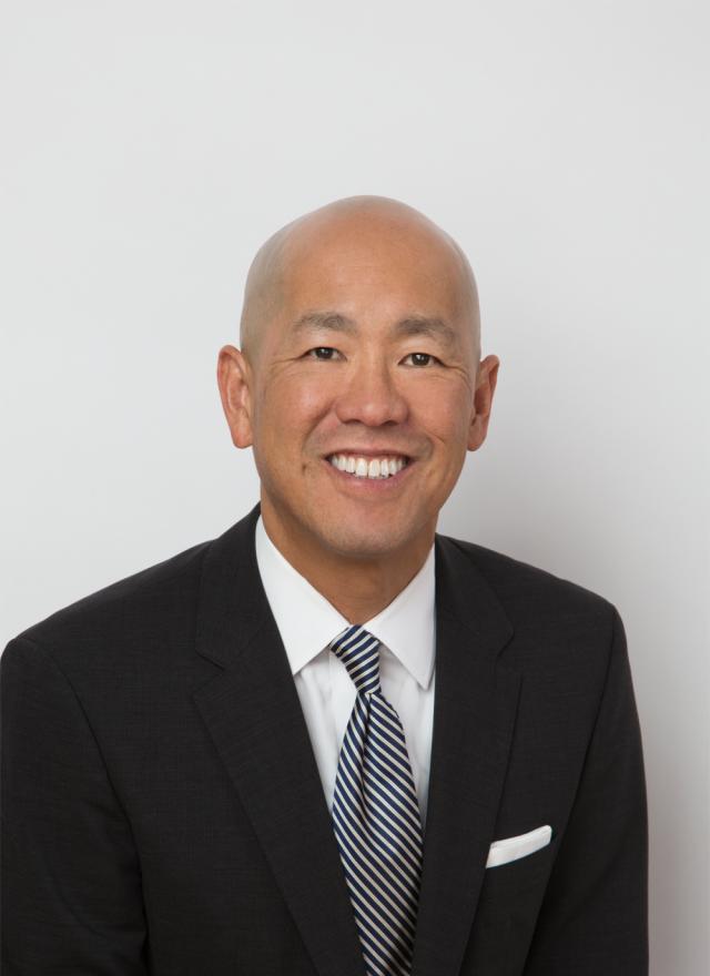 Headshot of Gary Lew