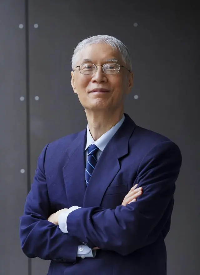 Professor Tsai Chih-Ling portrait