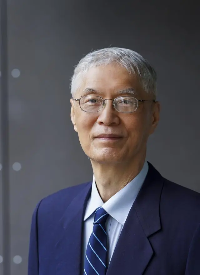 Professor Chih-Ling portrait photo