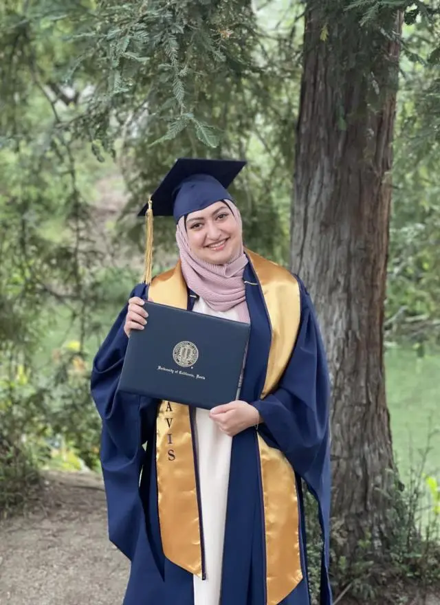 Amna Abunijem MBA 22