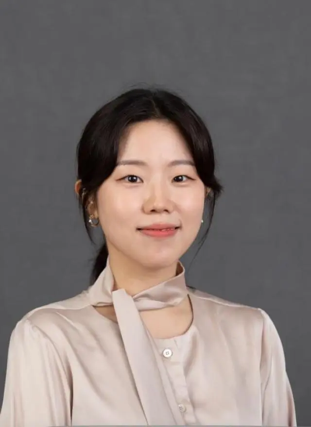 headshot of Yuna Kim