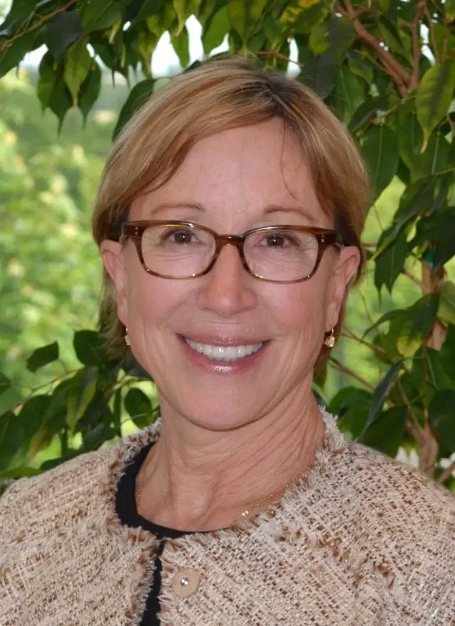 Headshot of Hollis Skaife