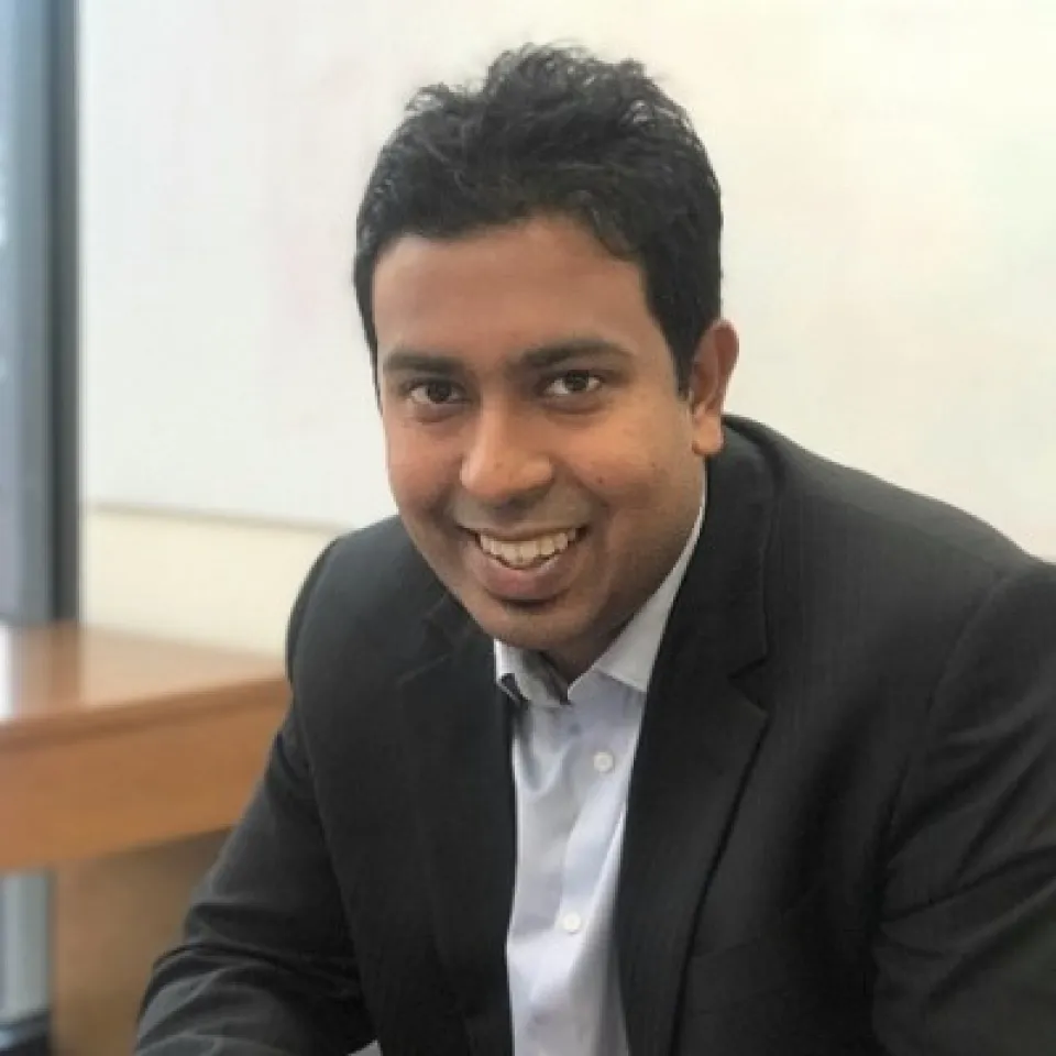 Headshot of Sonic Prabhudesai