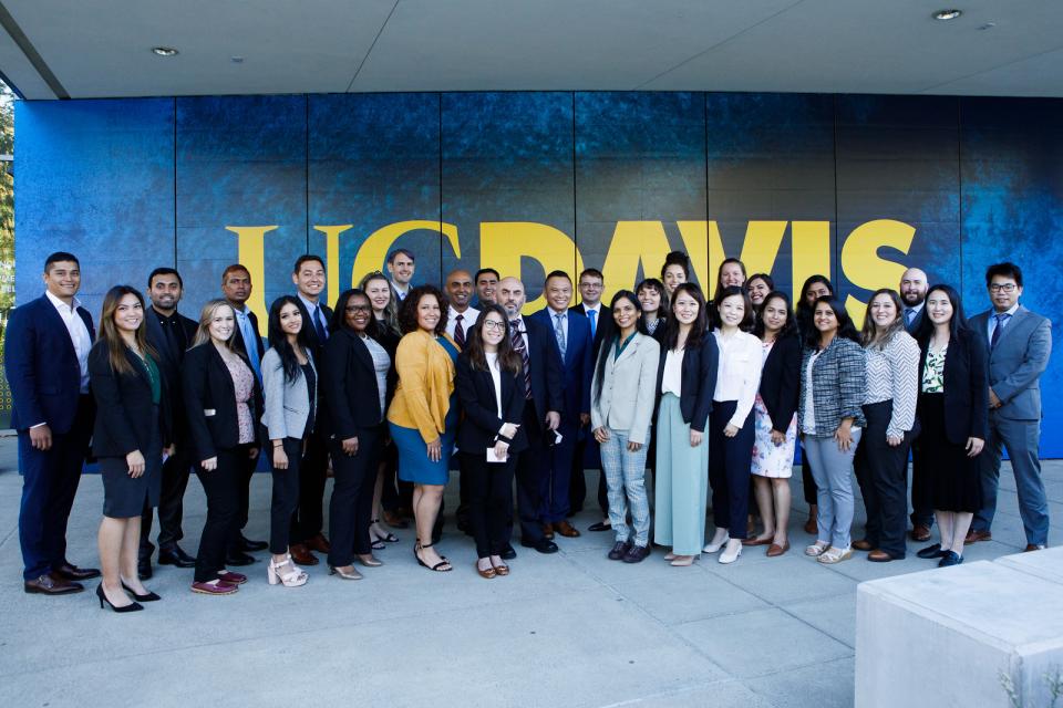 Group picture of UC Davis MBA Cohort 2021