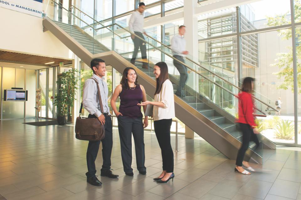 Full-Time MBA students in Gallagher Hall