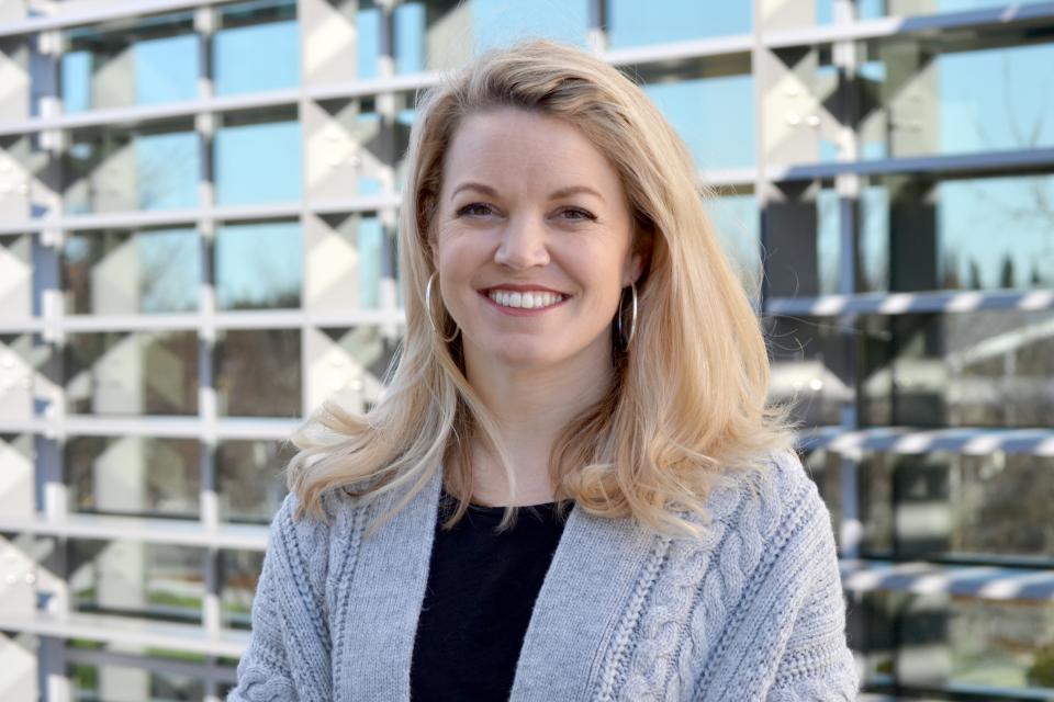 Headshot of Carin Hotaling