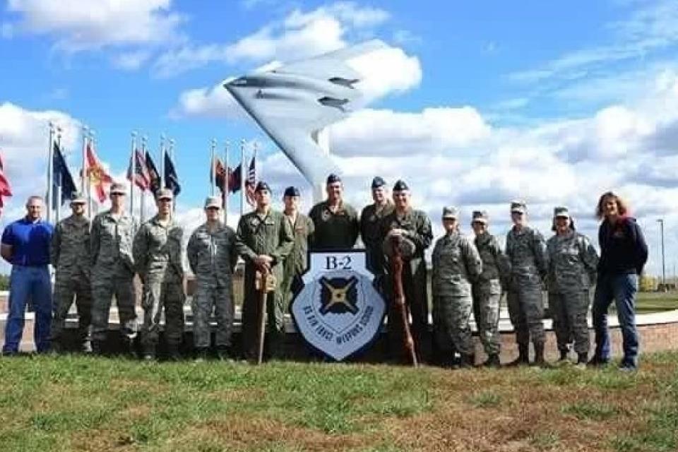 Group shot of MBA student Zach Hunter and the 325th Weapons Squadron USAF B-2 Weapons School (2).jpg