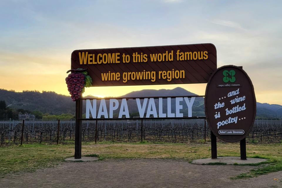 Welcome to Napa Valley sign